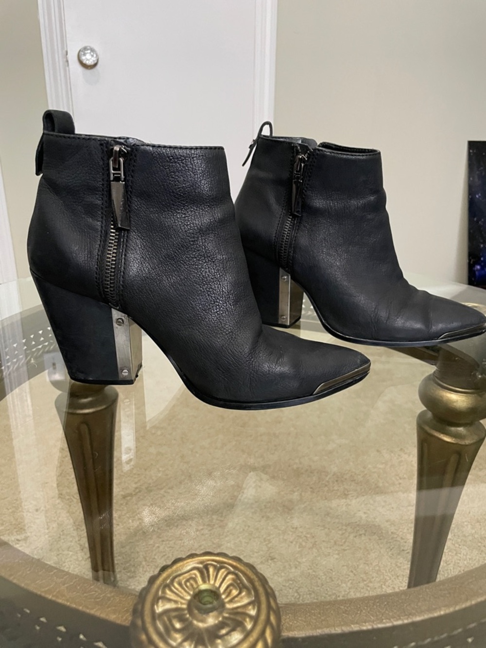 Vince Camuto Black Women's Leather Ankle Boots - Sleek Zip Detail.